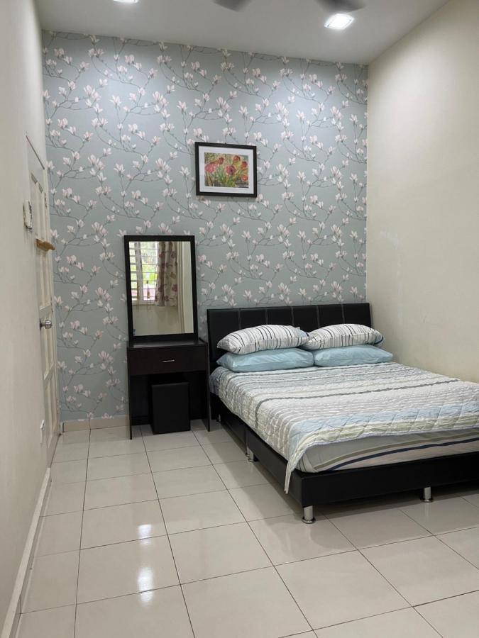 Magnolia 1 Homestay كامبونغ كوالا بيسوت المظهر الخارجي الصورة